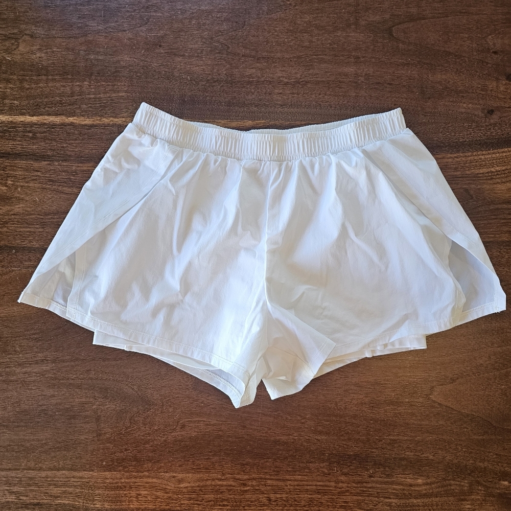 Zella Women’s White Athletic Lined Shorts Size Meduim